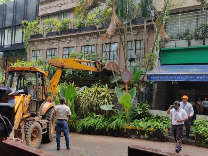 बॉम्बे-हाई-कोर्ट-ने-कहा-बुलडोजर-चलाने-वाले-अधिकारी-और-संजय-राउत-को-भी-बनाया-जाए-पार्टी,-सुनवाई-बुधवार-के-लिए-टली